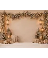 Fond de studio photo de Noël Éclat Doré — décor beige et or élégant avec guirlandes lumineuses
